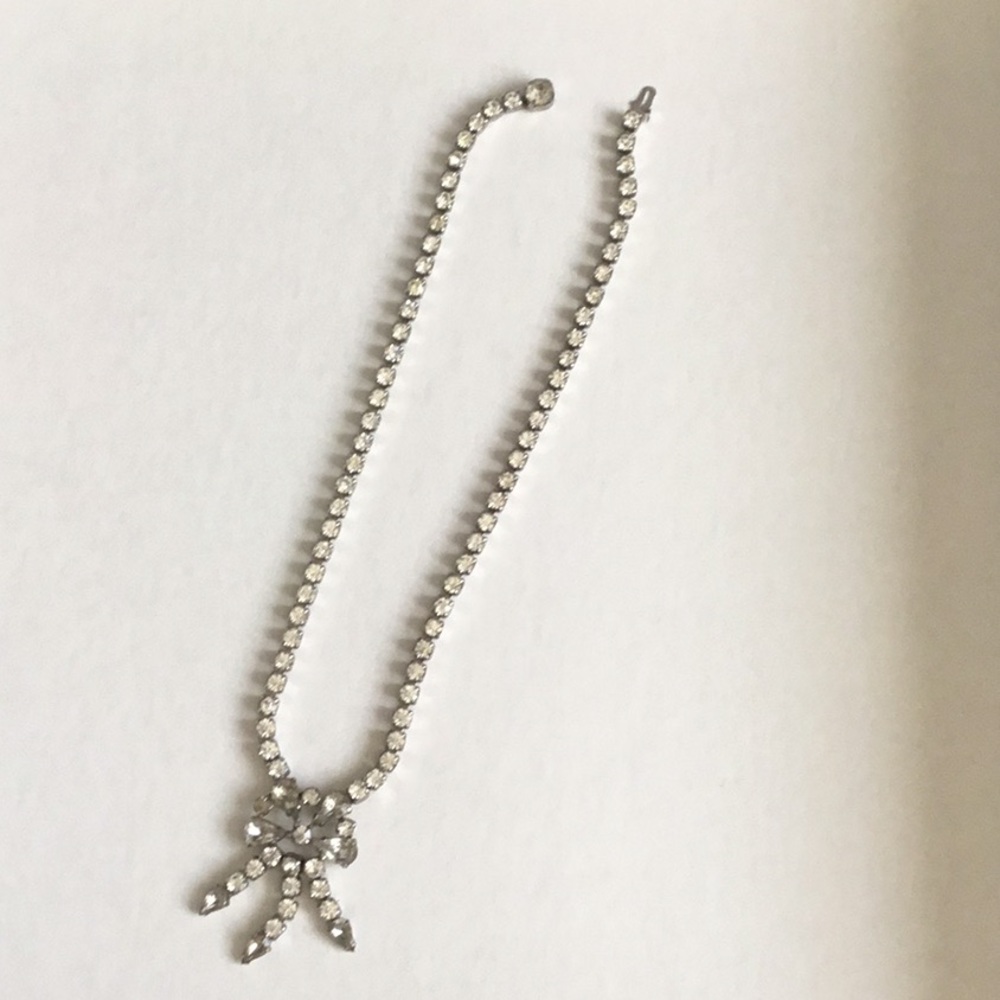 Retro rhinestone necklace